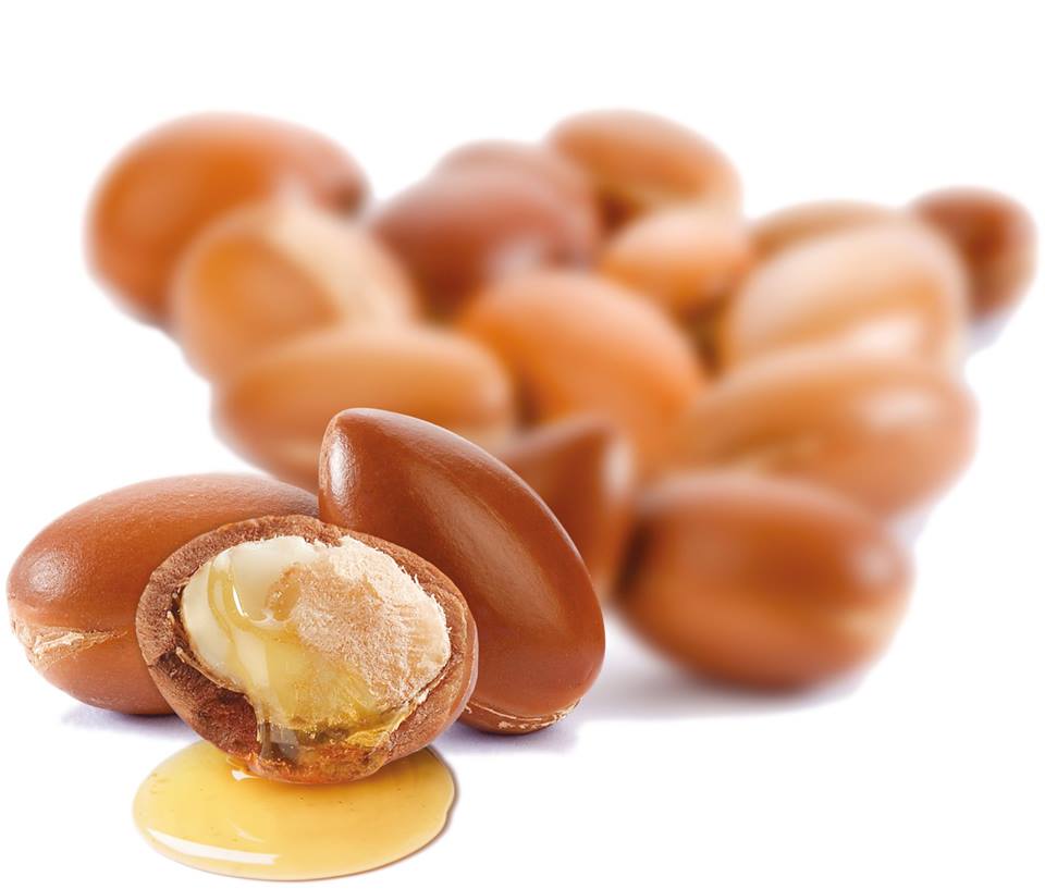  Huile Aragan - huiles argan oil pure organic and certified--we are  company producing organic pure argan oil ,  we have distribitors all over the world--restrictions - we are inagadir and we deliver to tge whole world--quantite - all what you need   