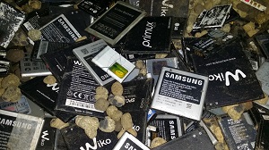  Batteries Usagée De Pc Et Telephone Portable - energie renouvelable société de recyclage et valorisation de déchet autorisée,  cherche fournisseurs,  collecteurs,  exportateurs qui travails dans le monde des déchéts electroniques pour fournir grandes quantités de batteries de li ion,  ni mh,  issues de pc portables,  tablet