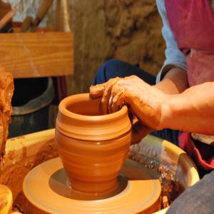  Poterie Naturelle - matiere vegetale notre sté fabrique le poterie naturel on a presque 104 article artificiel ausii on a la barbakiou et kolla jarre.si vous vouller envoyer le message pour que on repondre par le catalogue .