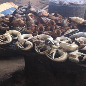  Vente De Poissons Frais Et Fumés - poissons bonjour &agrave; toutes et &agrave; tous!----pour vos m&eacute;nages,  fetes,  c&eacute;r&eacute;monies,  manifestations,  baptemes,  mariages,  anniversaires,  colloques,  r&eacute;ceptions,  fete de fin d'ann&eacute;e,  fetes de r&eacute;jouissance,  fetes traditionnelles et culturelles,  sorties; restaurants