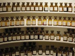  Recherchons Fournisseur D'essences De Parfum - hygiene entretien projet de parfumerie au niveau de tout le maroc- de nombreux magasins au maroc élaborent des parfums à base d'essences de fragrance dans le genre des grandes marques de parfumerie mais à des bas prix. pour l'obtention du produit fini,  l'alcool est acheté localement mais l