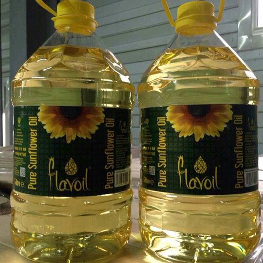  Huile Raffinée Sunflower Oil - huiles      a vous offrir une huile raffinée, originaire ukrainienne. votre commande serait confirmée selon la quantité que vous demanderiez. notre mode de paiement convenu est l' loc.  notre délai de livraison serait une date bien proche après confirmation de votre comman