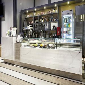  Vitrine Réfrigéré Direct Usine - matériels machines italconcept vous propose une gamme complet de --vitrine,  réfrigéré,  neutre,  bain marie…--nous créons sur mesure tout types de projet afin de concevoir des magasins qui vous ressemblent--élégantes,  moderne et design--dimension,  forme,  couleur,  matériau