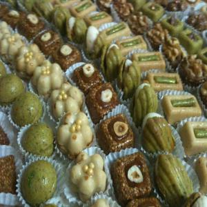  Partenariat D'export De Pâtisserie Tunisienne - patisserie situé a sfax où la pâtisserie traditionnelle est née,  nous produisons de différentes modelé a  base de l'amande ,  noisette pignons et pistaches.. profitant du bas coût de la matière première dans notre pays,  on pourra etre de bon fournisseur avec