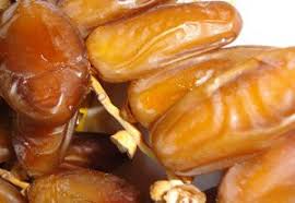  Dattes Du Sud Tunisien - fruits et légumes bonjour, ----nous sommes une sociéte exportatrice de dattes deglet el nour en provenance du sud tunisien,  de la région de kebili,  nous exportons la tonne de dattes au tarif de 3000€ la tonne  en fob,  nos dattes sont certifiée bio,  contact par e-mail dans un premier temps.
