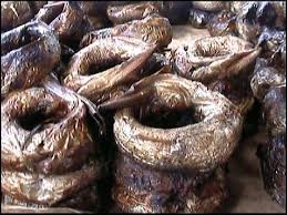  Poissons Fumés (brochet Carpe Capitaine 1vendre - poissons susceptible de vous fournir du poissons fumés venant de côte d ivoire. brochet capitaine carpe..... les conditions d expeditions et de conditionnements sont à vos choix. prix negociable
