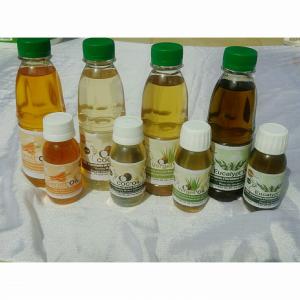  Huiles Essentielles Bio Traditionnelle - épices aromates nous sommes des aromathérapeutes qui produisent des huiles essentiel bio,  de très bonnes qualités --nous avons de l'huile de coco,  huile de carotte,  huile d'aleo vera et l'huile d'eucalyptus --en bouteille 1 litre,  1/2 litre et 25 cl