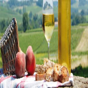  Aoc Loupiac 2016 - vins loupiac 2016 propriétaire récoltant,  conviendra parfaitement avec le foie gras en apéritif,   poissons fins (turbot),  volaille,  desserts (tartes aux fruits,  salades de fruits,  sorbets). oeil- une robe dorée pour plus de renseignements et visuel me contacter 