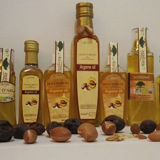  Vente De L'huile D'argan Cosmétique - huiles notre production concerne l'huile d'argan cosmétique et alimentaire ainsi que le figue de barbarie.--notre produit est dôté d'une excellente qualité. nous sommes certifiés et nous cherchons des clients potientiels. nous restons à votre disposition pour satisf