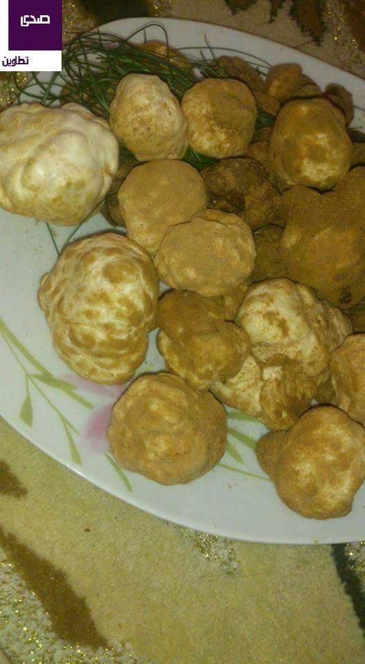 Truffes - fruits et légumes nous disposons suite a la recolte traditionnelle une quantitee de 250 kgs de truffe blanc et rouge . recolte du sahara tunisienne--veuillez nous contacter directement--