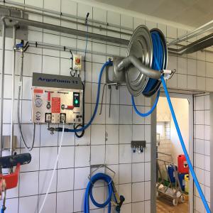  Centrale De Désinfection Moyenne Pression - matériels machines centrale pour le nettoyage moyenne pression.--3 fonctions,  pr&eacute;lavage/rin&ccedil;age - moussage - pulv&eacute;risation.--2 produits en mousse ou en pulv&eacute;risation.--pression- de 15 &agrave; 25 bars.--d&eacute;bit- de 20 &agrave; 30 litres / minute.--documentation visible sur notre site w