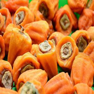  Dried Persimmon - fruits secs et graines grillées on propose dried persimmon à 35 euro le kilo. on peux vous aider en transportation aussi. le produit est en azerbaidjan. veuillez me contacter si vous avez besoin des autres produits secs en azerbaidjan.