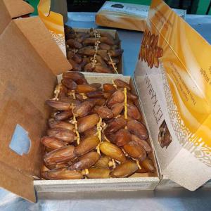 Dates Deglet Enour From Tunisia Top Quality - fruits and vegetables we export tunisian dates,  deglet enour,  top quality,  trendy,  new harvest,  in packs of 1 kg or 2 kg or 5kg. we offer you the opportunity to visit us and see the quality for a long-term collaboration. we have the best prices 2.75 eur / kg .--for more details,  contact us--- 2.75 eur / kg--- pack of 1 k