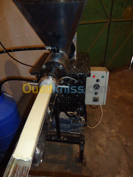  Machine Savonnette Douche Ménage - Industrie exploitation je me en vente une machine fabrique tout type de savon ménage toilette douche hammams capacité 1 ton par jour