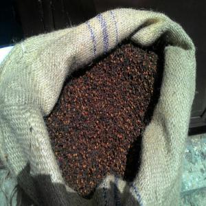  Clou De Girofle - épices aromates specification clou de girofle -----freshcrop--grade- selon la norme cg3--welldried,  nettoyé à la main et trié--humidité- <12%--tiges- 3-5%--clous de girofle- 2%--clous sans tete- 3% max--oddmatters- 1%--emballé- dans de nouveaux sacs de jute simples de 50 kg net--p