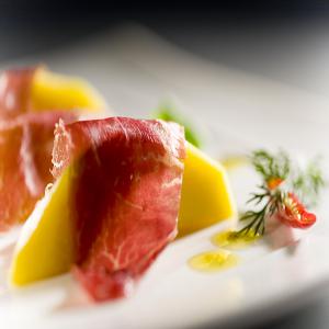  Charcuteries Et Vins - vins pour la chine et autres pays nous recherchons importateurs distributeurs . nos produits vins espanol / charcuteries et viandes affin&eacute;es d'espagne . nos gammes de produits vont du pas cher au produit d'exception. tr&egrave;s cordialement langue espanol et fran&ccedil;ais 