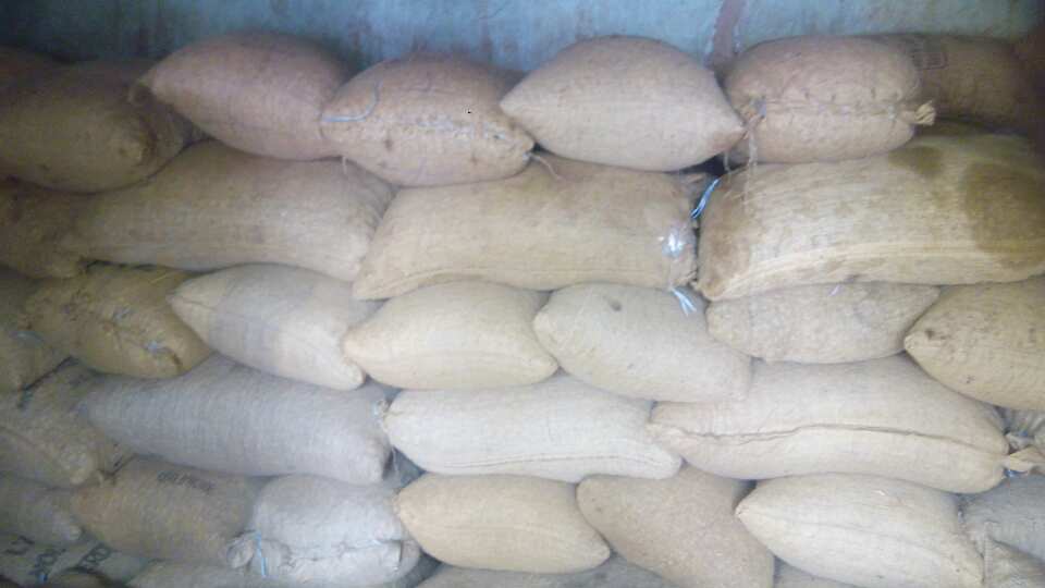  Noix De Cajou Vendre - fruits secs et graines grillées urgent, --nous disposons actuellement de 2 camions de 35 tonnes de noix de cajou out turn 47 &agrave; vendre rapidement. prix- 750 frs/kg--acheteurs,  contactez nous--sagep sarl,  partenaire officiel du commerce international !