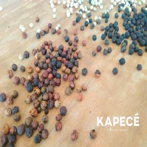  Poivre Rouge, Noir Et Blanc - épices aromates la maison de tiassale,  vous propose ses différents produits tel que le poivre rouge,  blanc et noir. pour de plus amples informations veuillez nous contacter