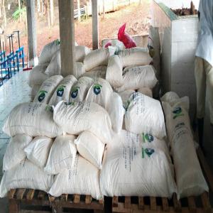 Manioc Frais,attiéké Nature,farine De Manioc - féculents recherche d'acheteurs d'un conteneur de 40 pieds(28 tonnes) d'attiéké nature.les conditions de commandes sont les suivantes-prix usine- 2 euros/ kg ;	prix livré au port montréal/new york- 3 euros/kg.--modalités de paiement---•	70% à la commande--•	30% &agrav