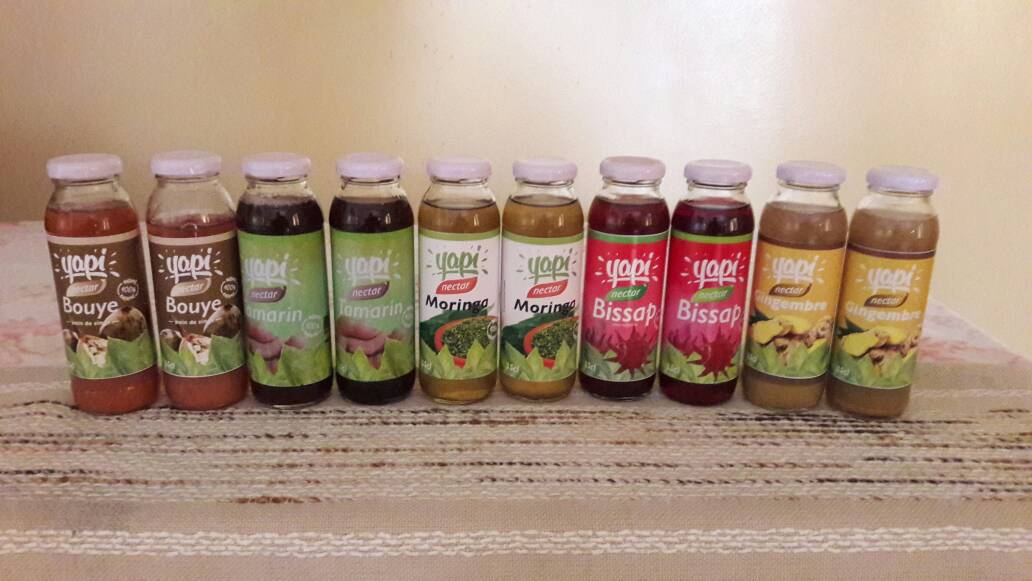  Jus De Fruits Naturel Sénégalais - jus concentré sirop une équipe de religieuses produit du sirop et du jus naturels à base des produits locaux suivants ----hibiscus sabdariffa ou bissap (anti-âge naturel)---tamarin (réhydrate l'organisme)---bouye ou pain de singe (deux fois plus de calcium que le lait)---kinkeliba au clou de 