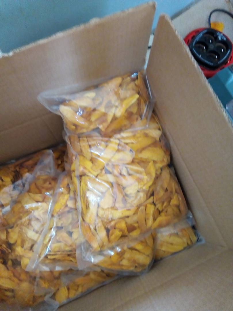  Mangue Sechee - fruits secs et graines grillées nous vous proposons de la mangue séchée bio en qualité  en provenance de burkina faso.conditionne en sache de 1kg et en plus mise en carton de 20 kgs.  ----
