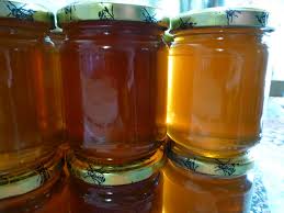  Miel Bio D'un Cadre Naturel - produits sucrés vente de miel et de la gelée royale produite par des abeilles sans l'intervention de l'homme et loin de sa pollution.