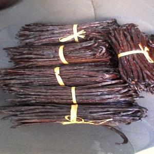  Gousse De Vanille Rouge Et Noir - épices aromates nous avons une quantité de gousse de vanille rouge et noir de madagascar de la région sava avec un prix très abordable. --nous sommes à l'écoute de vos demandes et ferons tout pour vous satisfaire (au niveau quantité et qualité).--nous cherchons des a