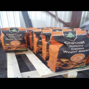  Charbon De Bois - bois charbon fibre nous offrons du charbon de bois,  du charbon de bois. charbon de bois emballé dans des sacs en papier de 2, 5, 3,  5, 10 kilos. nous produisons du charbon de bois à partir de matières premières respectueuses de l'environnement,  en utilisant uniquement du bois massif (chene,  ch