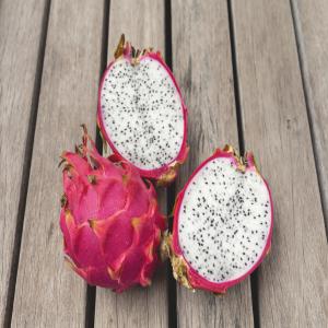  Pitaya (fruit Du Dragon) La Vente Départ Maroc - fruits et légumes bonjour, --nous sommes une soci&eacute;t&eacute; sp&eacute;cialis&eacute;e dans la production et la commercialisation du pitaya appel&eacute; aussi fruit du dragon--nous disposons des vari&eacute;t&eacute;s &agrave; chair blanche et rouge.--produits de tr&egrave;s bonne qualit&eacute; --pour de plus 
