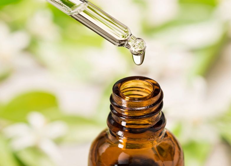  Huiles Essentielles Du Maroc - huiles bonjour,  nous mettons à votre disposition nos huiles essentielles extraites avec soin,  hautement concentré pour utilisation pharmaceutique ou cosmétique. nous proposons plusieurs huiles selon le besoin de nos clients (rosa damascena,  verveine,  rosemary,  official sage,  thym,  ylan