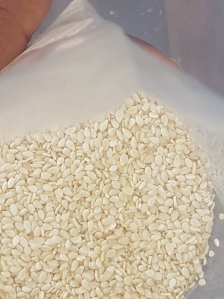  Hulled And Natural White Sesame Seed - roasted seeds and nuts natural white sesame seeds available--lspecification----parameter       level--admixture           1% max (up to 0.05%)--purity                  99% min (up to 99.95%)--oil content         48% min--ffa                    2% max--moisture            6% max--price - 600 $ per tons --salmonella absent 