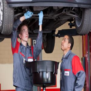  Achat Huile De Vidange/moteur Usagee - huiles  bonjour,  nous sommes une nouvelle entreprise de collecte et traitement des huiles de vidange usagées, au maroc nous cherchons des clients pour racheter nous huiles sur le long terme (partenariat).  n'hésitez pas à nous contacter. merci (...) suite 