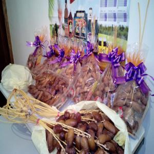  Dattes Deglet Nour Algerie - fruits et légumes bonjour, --producteur exportateur,  je met à votre disposition la nouvelle récolte 2018/2019 de dattes algerie,  et tout les produits dérivés,  (miel,  sucre farine,  rouina,  pâte de dattes ,  vinaigre et café de dattes.