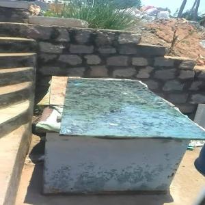  For Sale: Labradorite Madagascar (table,washbowl) - stone rock cherche clients de labradorite de madagascar reflet violet bleu vert rouge dores petit block en etat brut. prix grand block 500€/tonne,  spectrolite,  cabochon) 