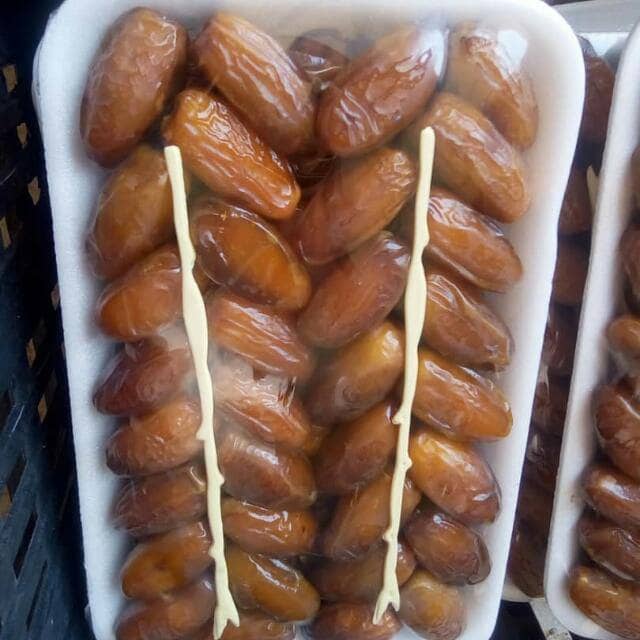  Datte Deglet Nour - fruits et légumes bonjour --nous sommes  société  production et  conditionnement de datte  notre société  installer  à  oued souf  algérien  --nous avons actuellement des stocks excédant 1000 tonnes--votre satisfaction est notre objectif