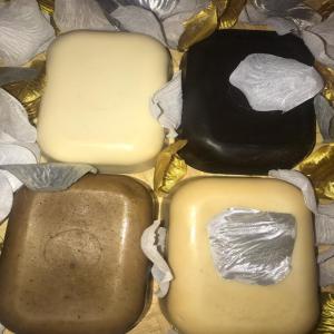  Savon Aux Extraits Naturels Vendre - autres bonsoir ! nous fabriquons des savons à base des extraits naturels comme le miel,  karité, coco,  henné, ... efficace contre les boutons tâches noires,  enlève les impuretés de la peau,  rajeunie, ...--nous cherchons des grandes cosmétiques à qui nous p