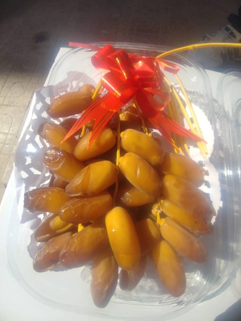  Vendre Des Dattes - fruits secs et graines grillées des dattes de très bonne qualité sur le marché internationale,  des boittes de 1, 2, 3 et 5 kg en régime ou branche.