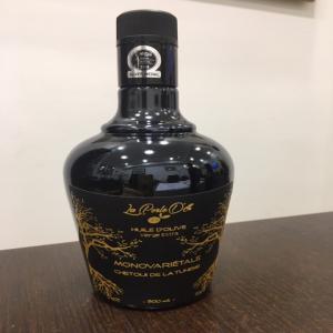  Huile D'olives Extra Vierge - huiles nous commercialisons une huile d'olive extra vierge chetoui de premi&egrave;re qualit&eacute; en provenance de tunisie.--celle-ci est conditionn&eacute;e en bouteille de 500 ml sous la marque la perle d'or. --bouteilles en cours de remplissage. ----nous avons une quantit&eacute; de 300 tonnes.--nous