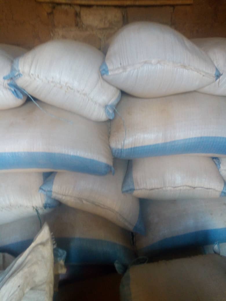  Vente De Soja - céréales 13, 600 kgs de soja blanc  disponible en entrepot en zone industruel de yopougon.en provenance d odienne.