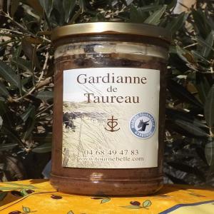  Gardiane De Taureau Raço Di Bioù - viandes et oeufs ingrédients - viande de taureau raço di bioù,  vin rouge,  fécule de pomme de terre,  sel,  oignons,  champignon,  olives noires,  poivre,  thym,  laurier.