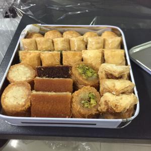  Balawa Libanaises Baklava - patisserie je vend les baklawas libanaises authentique avec 10% de sucre et &agrave; la base de noix de cajou et pignon de pin  ou pistaches --nos produits provenance du liban --minimum 10kg 
