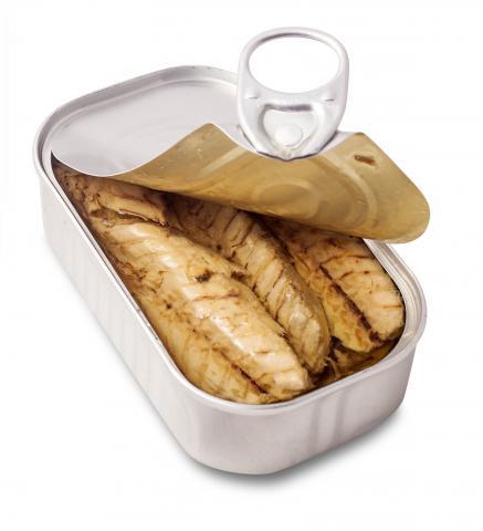  Production Des Conserves De Poisson - poissons sardines,  maquereaux et thon à l'huile végétale/ sauce tomate/ huile pimentée et autres--1/4 club 30 avec ouverture facile --125g net- 90g net égouttée--boite rouges/jaunes/ marque privée.--notre société est leader dans la production et 