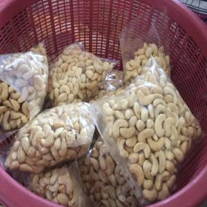  Noix D'acagou Exportation De Noix D'acajou - fruits secs et graines grillées association  bas&eacute; au burkina faso afrique de l'ouest  disposant  d'un stoke in&eacute;puisable de noix d'acagou  de premier choix et naturel . voulant souscrire au marcher mondial .besoin d'un partenaire en tunisie  ou en europe pour une bonne affaire  gaganant gagnant.