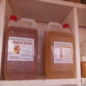  Huile De Balanites Et De Baobab Pressée Froid - matières grasses nous  sommes une coopérative féminine et nous disposons de l'huile de balanites et de baobab pressée à froid de très bonne qualitée.