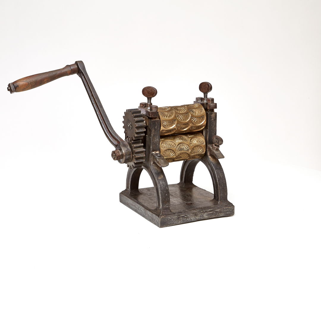  Recherche Bâtis Cylindres Pour Confiserie - matériels machines bonjour, ----je suis actuellement chef de projet dans les t&eacute;l&eacute;com et je souhaite me reconvertir dans la fabrication artisanale de confiserie,  projet que j'entreprends avec ma compagne.----j'aurais pour l'occasion besoin de diverses machines - berlingoti&egrave;re ; b&acirc;tis &agrave; 