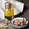 L'huile D'argan Naturelle Et Pure - huiles d&eacute;couvrez et appr&eacute;ciez l'huile d'argan cosm&eacute;tique et alimentaire naturelle et pure,  sous toutes ses facettes ! trouvez aussi une riche s&eacute;lection de produits cosm&eacute;tiques & d'hygi&egrave;ne corporelle d&eacute;riv&eacute;s,  ainsi que des produits d'accueil h&ocirc;te