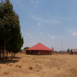  Domaine Pour Des Fermiers, Industrie, Transformat - mine terrain concession cause de départ,  pour ceux qui ont intéressé s'investir à madagascar dans le domaine des fermes et exploitation dans l'agri-business. nous mettons en vente un terrain de 55.000m2,  titré et borné,  cloturé en dur,  sis à côté de fifam