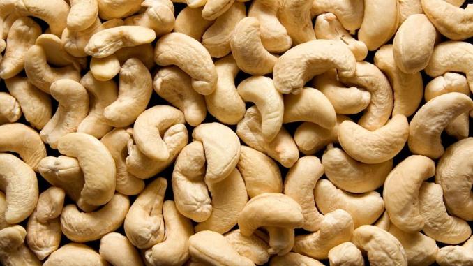 noix de cajou de décortiquer  - fruits secs et graines grillées société de négoce met à vente des noix et cajou en provenance de la côte d’ivoire.--grade des amandes---ww320--quantité disponible - 60t--conditions de paiement ---60% d’avance par virement et 40 % a la livraison au port d’abidjan.--lc accepte sous rés
