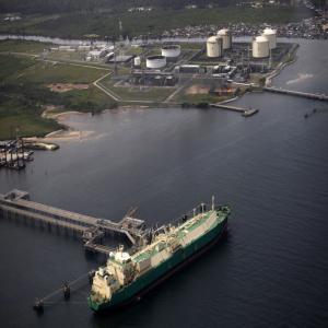  Offre De Petrole Brut D'origine Nigeriane - pétrole gaz je suis en relation directe avec des fournisseurs serieux de bonny light crude oil (blco) bases au nigeria,  selon la procedure ci-dessous- ----1/ la nnpc bonny terminal (représentée par son agent fiduciaire) et l’acheteur signent un contrat de vente et d’achat avec les coordonné
