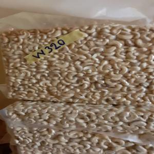  Anacarde. Cashew Nuts - matières grasses bonsoir, --nous sommes basé en afrique de l'ouest et nous avons disponible l'anarcade brut et décortiquer de bons qualité. merci de nous contacter directement pour vos demandes. nous acceptons la lc,  cash et virement. 